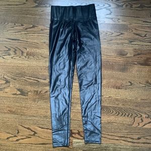 Carbon38 High Rise Black Takara Shiny Leggings 🖤